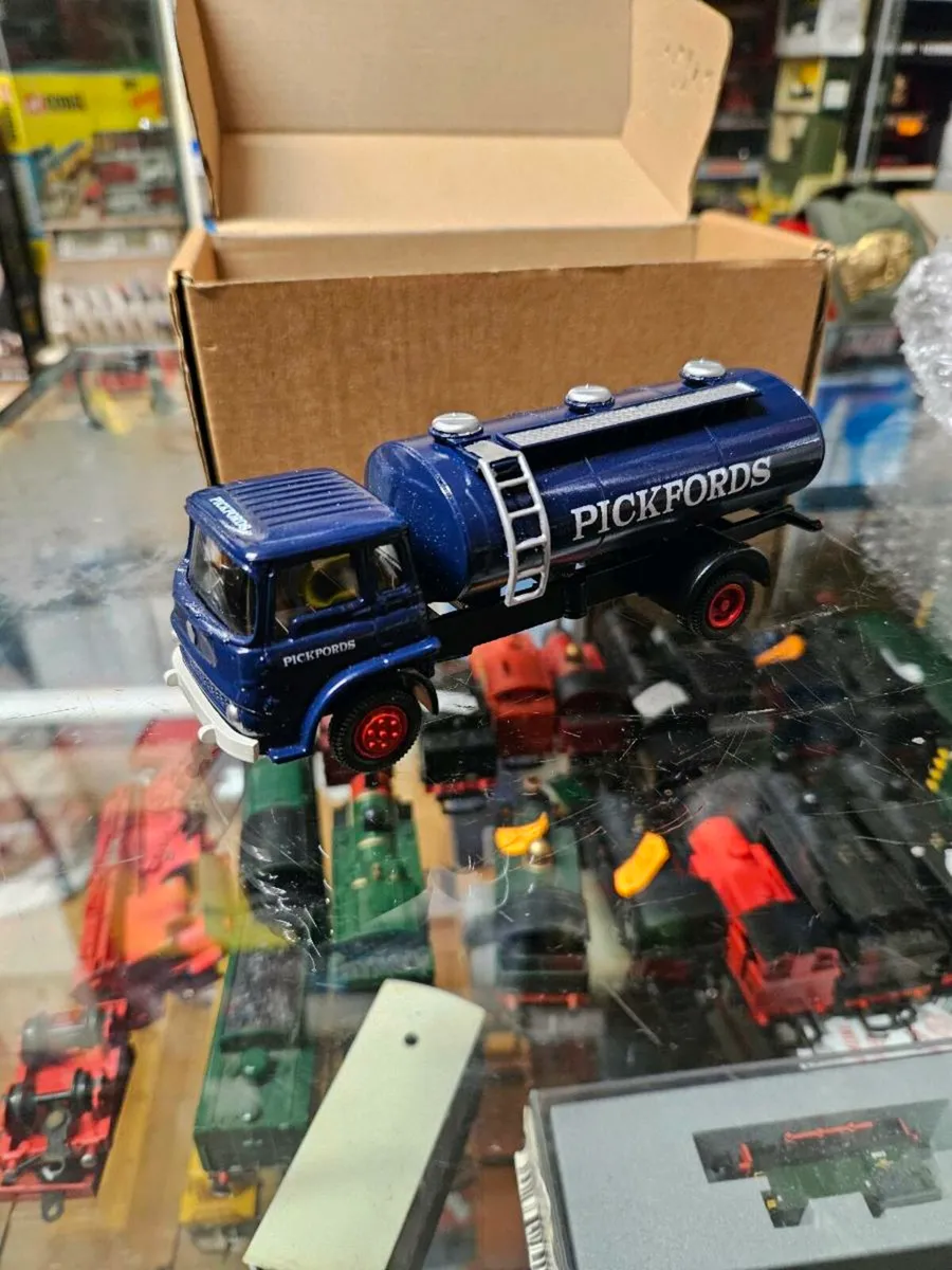 Corgi Promod Pickfords Tanker Code3 1.50 - Image 2