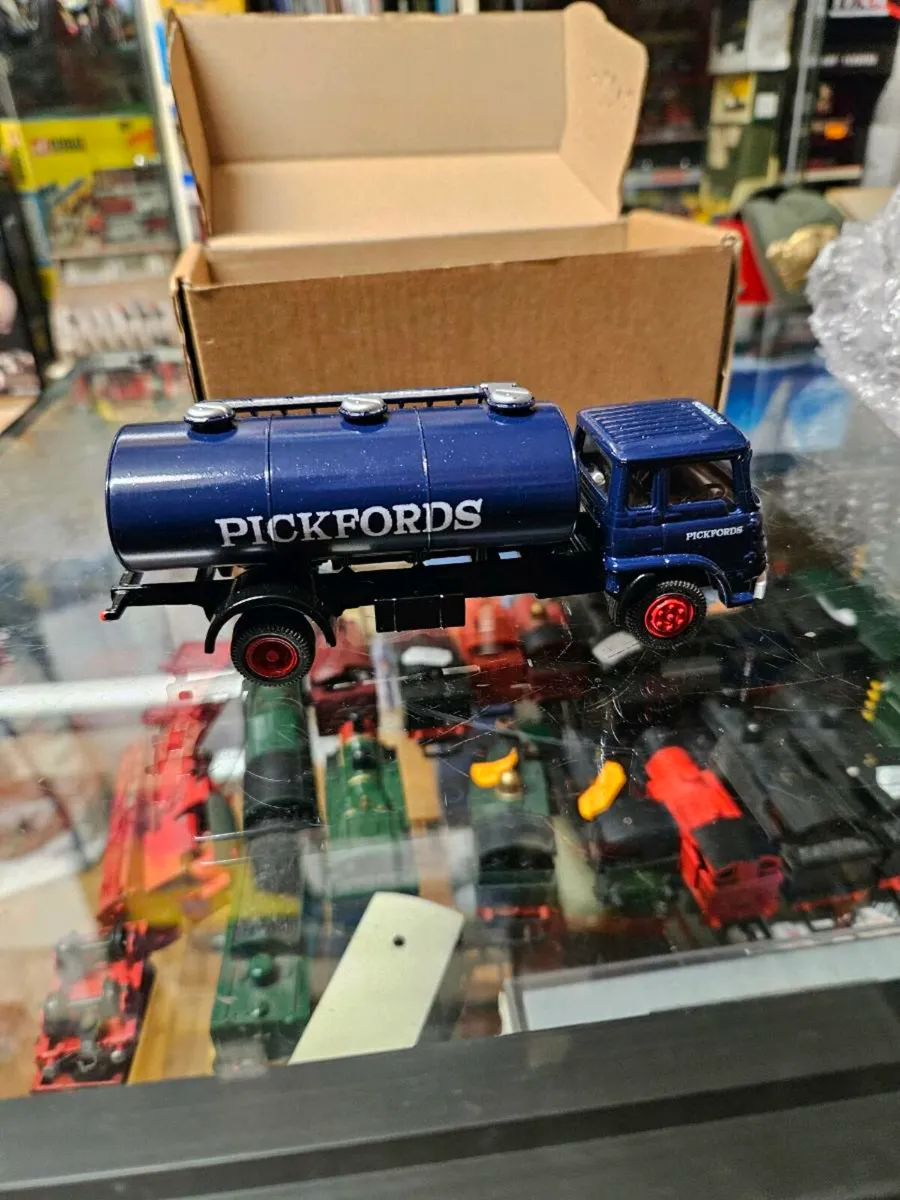 Corgi Promod Pickfords Tanker Code3 1.50 - Image 4