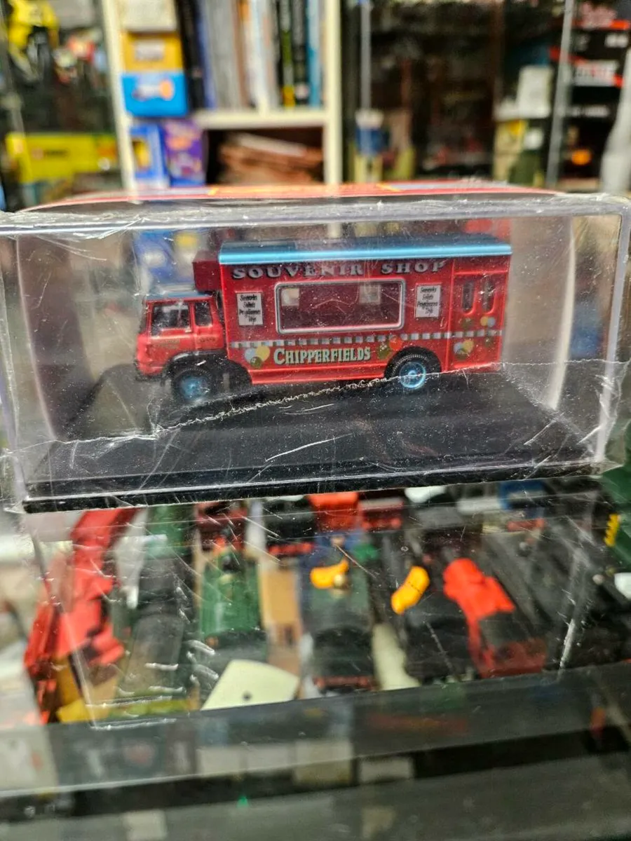 Corgi Oxford Chipperfields Circus Truck - Image 1