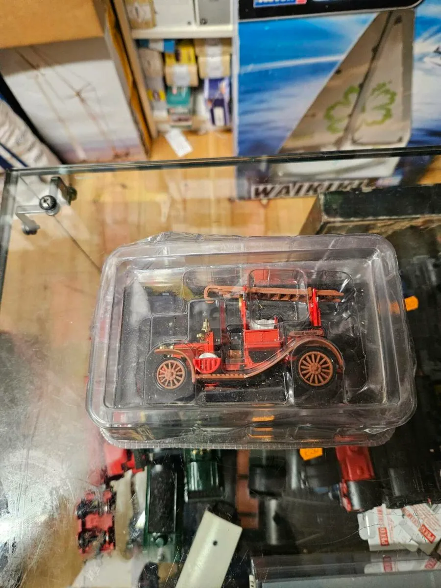 Corgi Atlas Fire Engine - Image 1