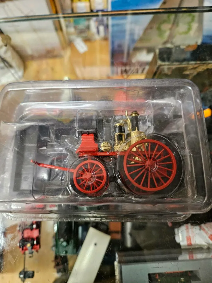 Corgi Atlas Fire Engine - Image 2