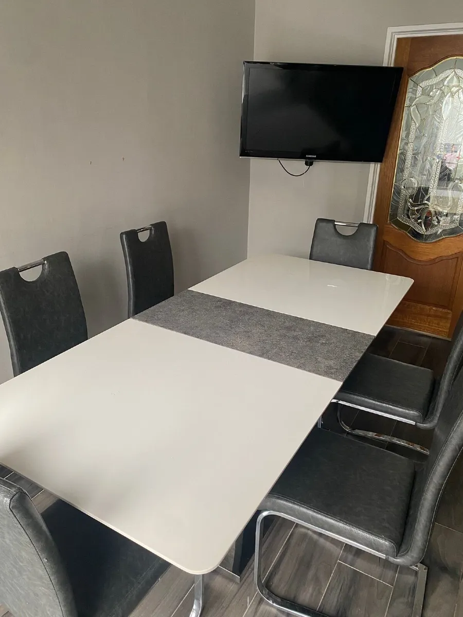 Table and Chairs - Image 1