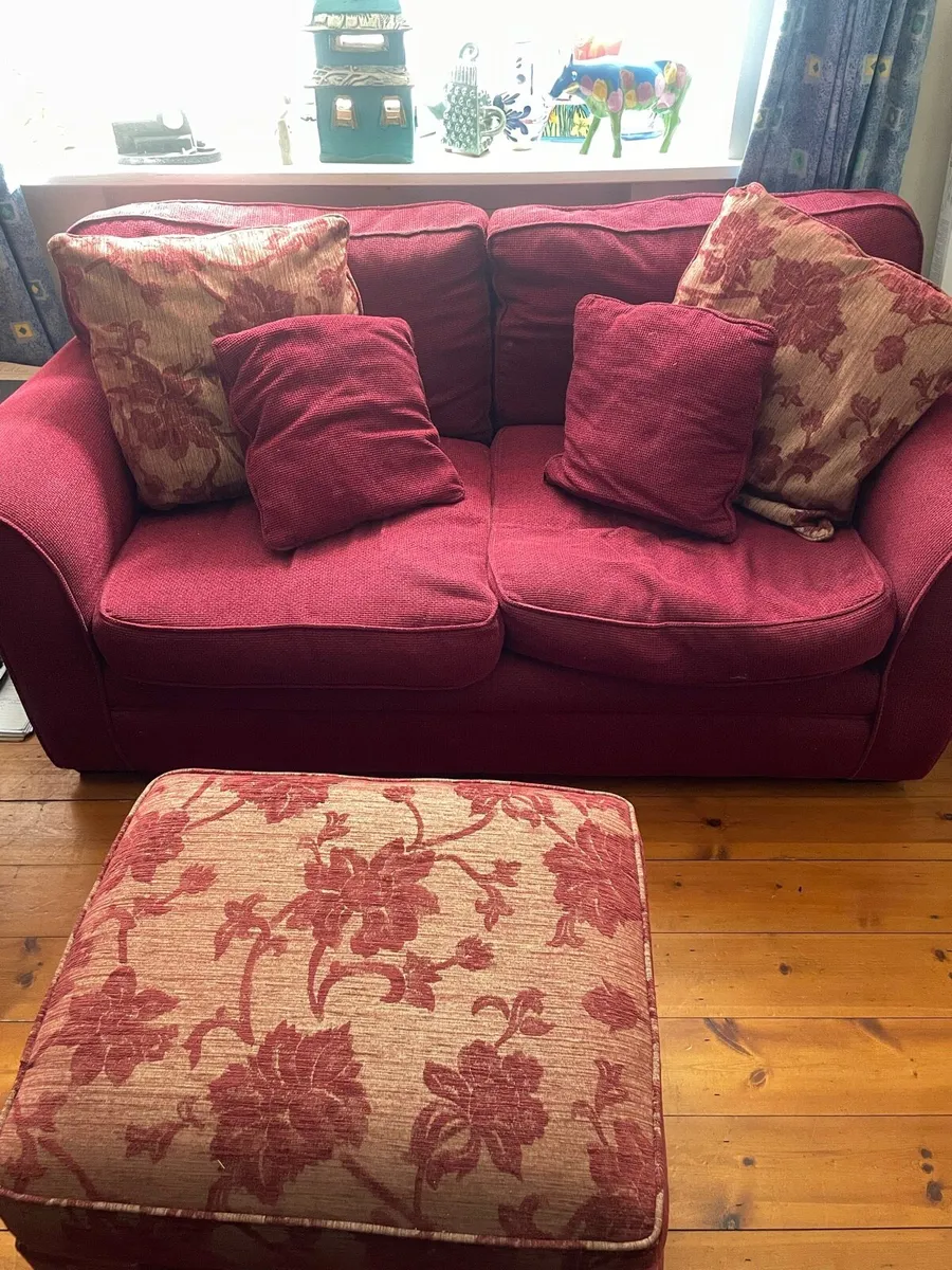 2/3 seater couch and footstool - Image 1