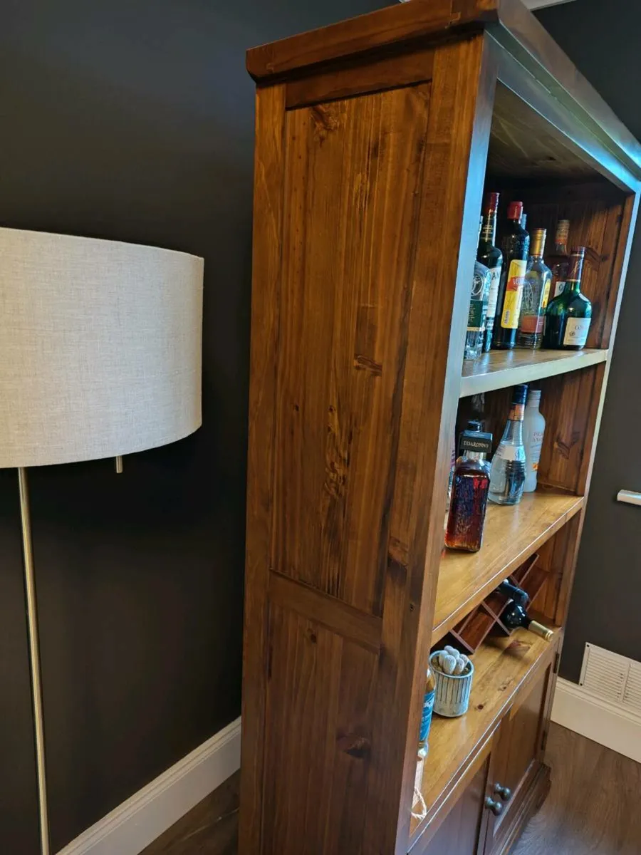 Bookcase and coffee table - Image 4