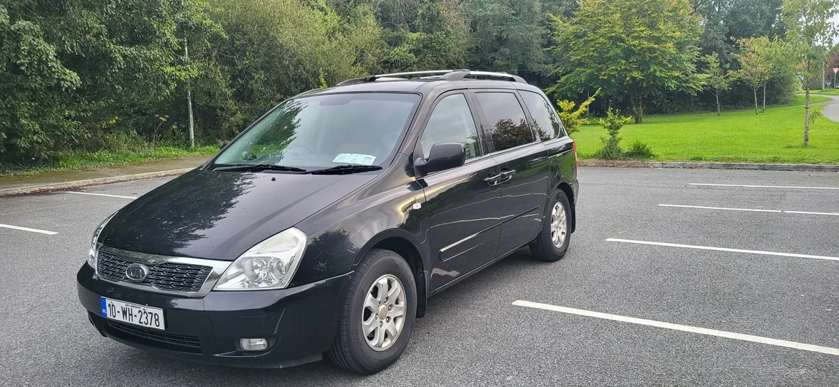 Kia Sedona 2010 - Image 2