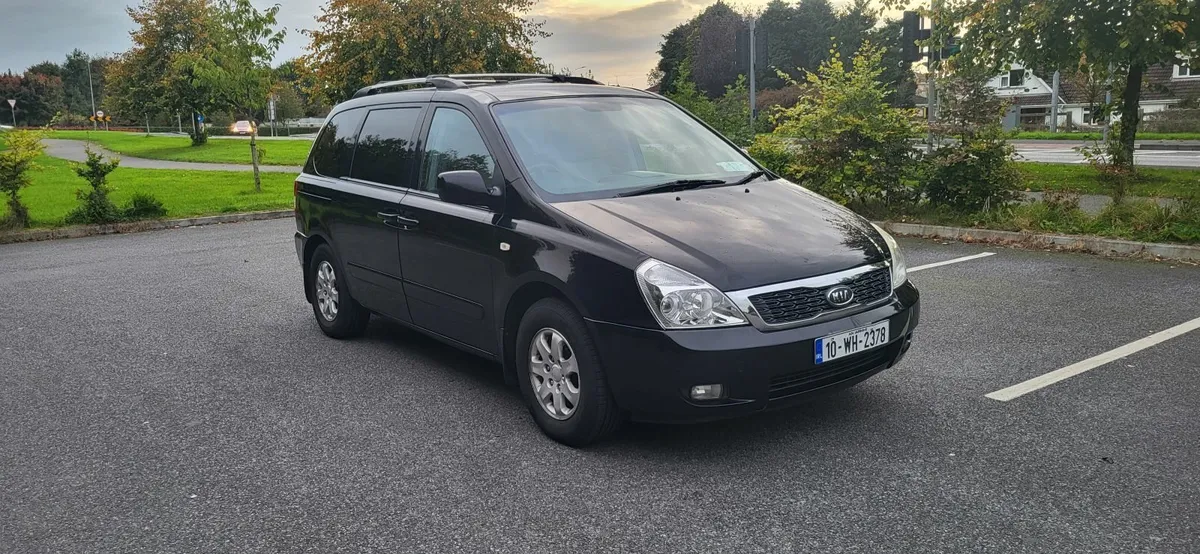 Kia Sedona 2010 - Image 3