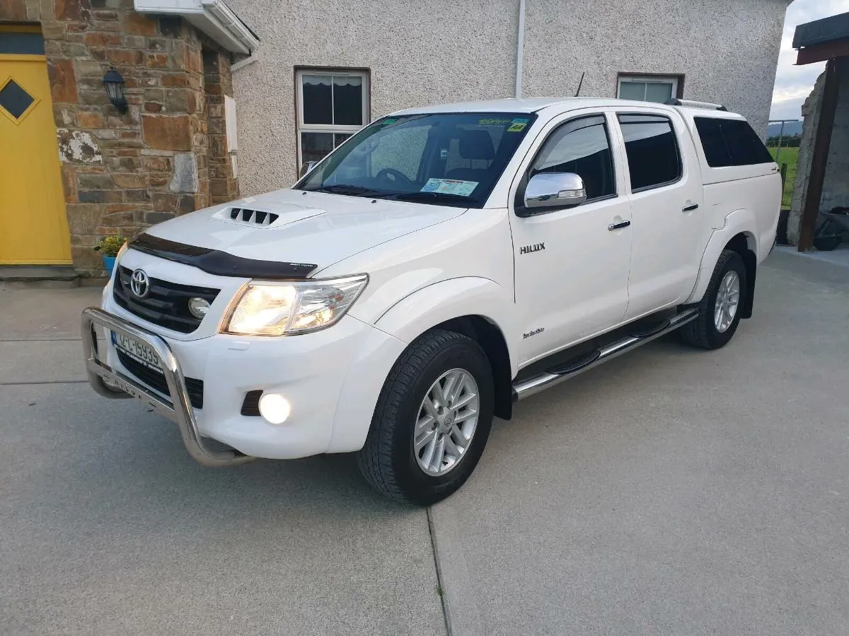 Toyota Hilux Invincible - Image 1