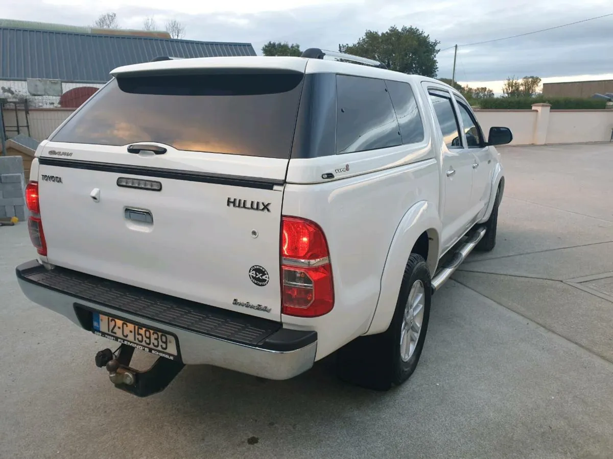 Toyota Hilux Invincible - Image 4