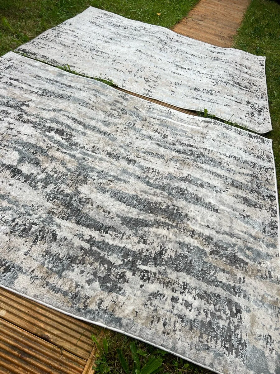 Two rugs - Image 1