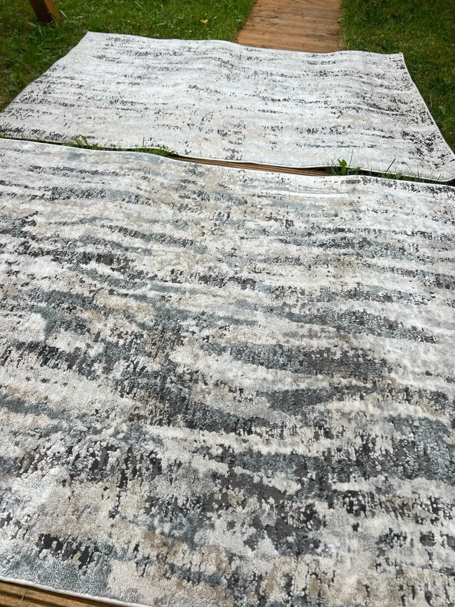 Two rugs - Image 2