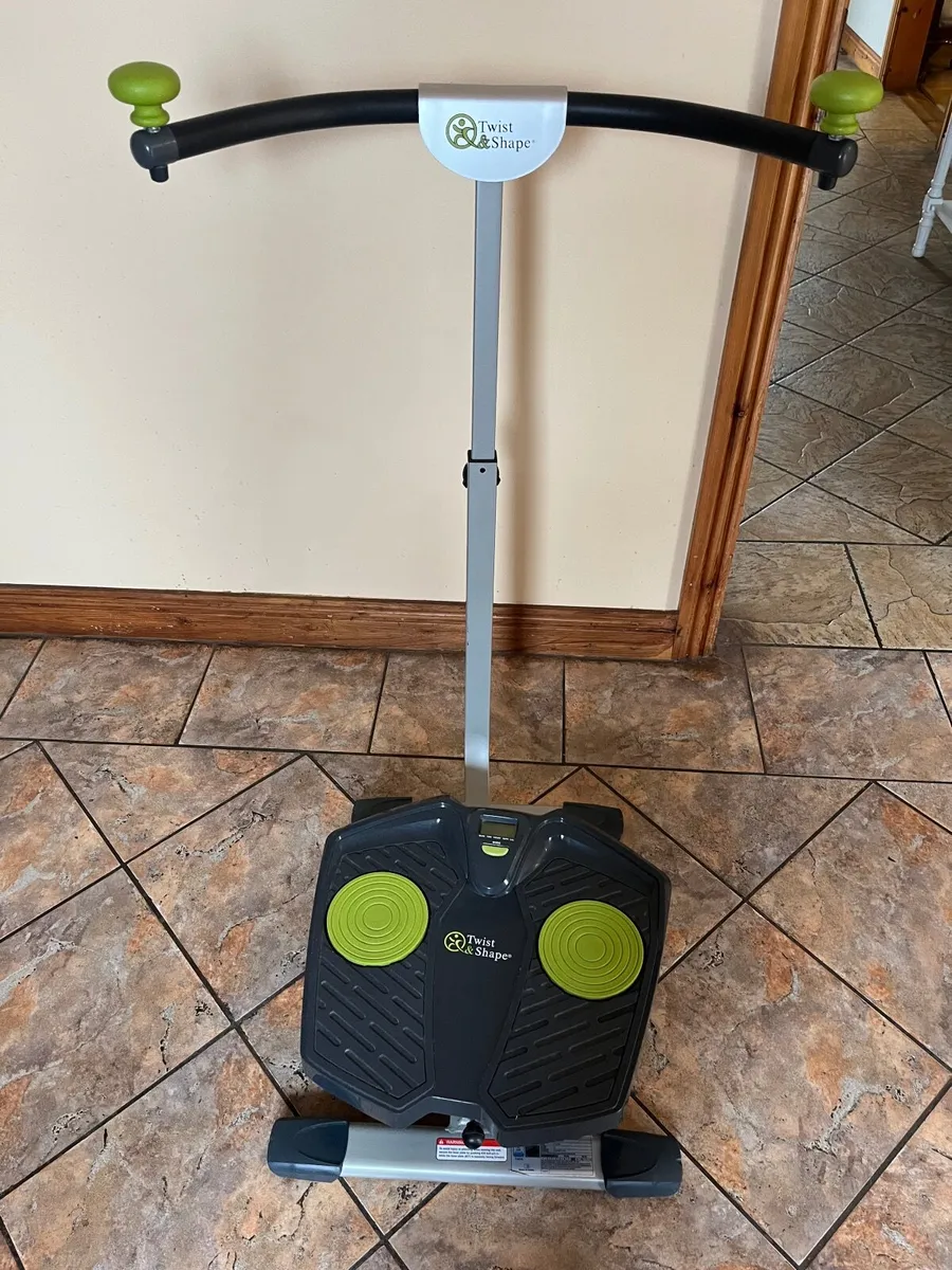 Twist and shape exercise machine. - Image 1