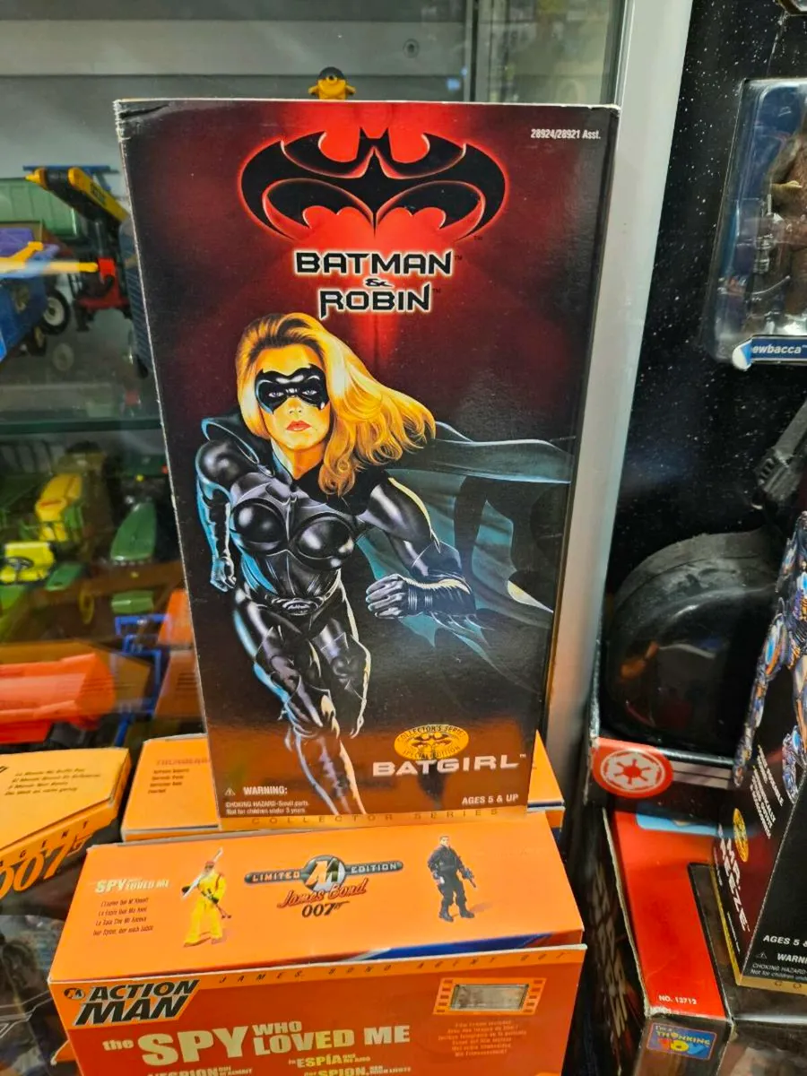 Batman Figure Bat Girl - Image 1