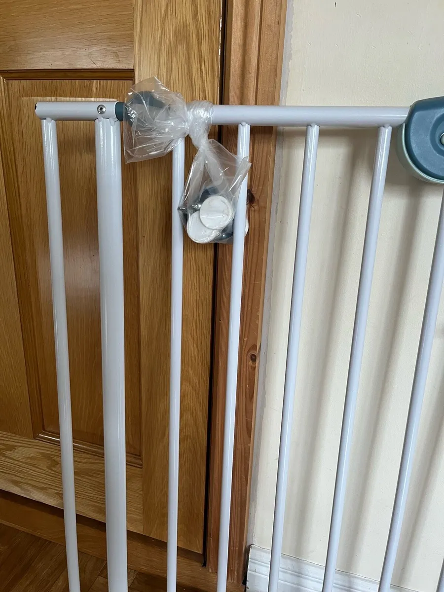 Baby safety gate - Image 3