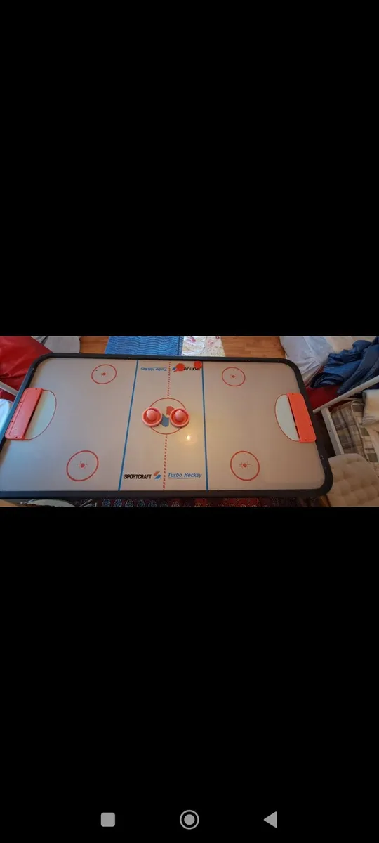 Air hockey table - Image 1