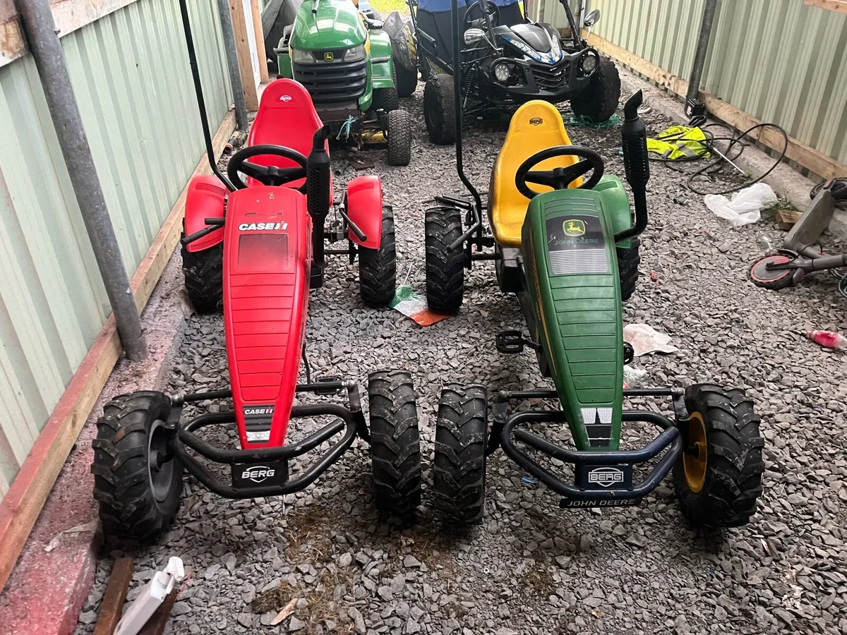 John Deere and case go cart - Image 1