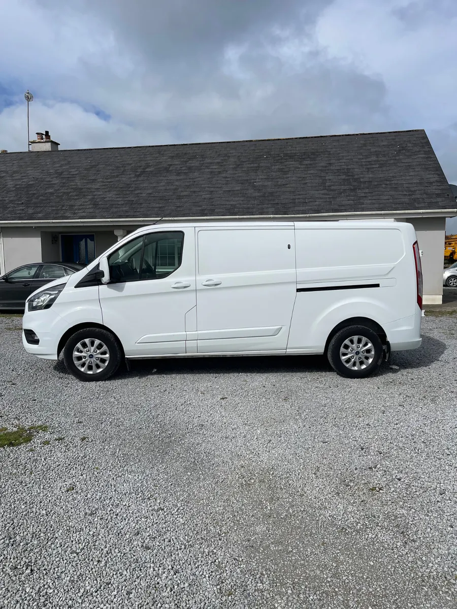 Ford Transit Custom 2021 trend spec - Image 3