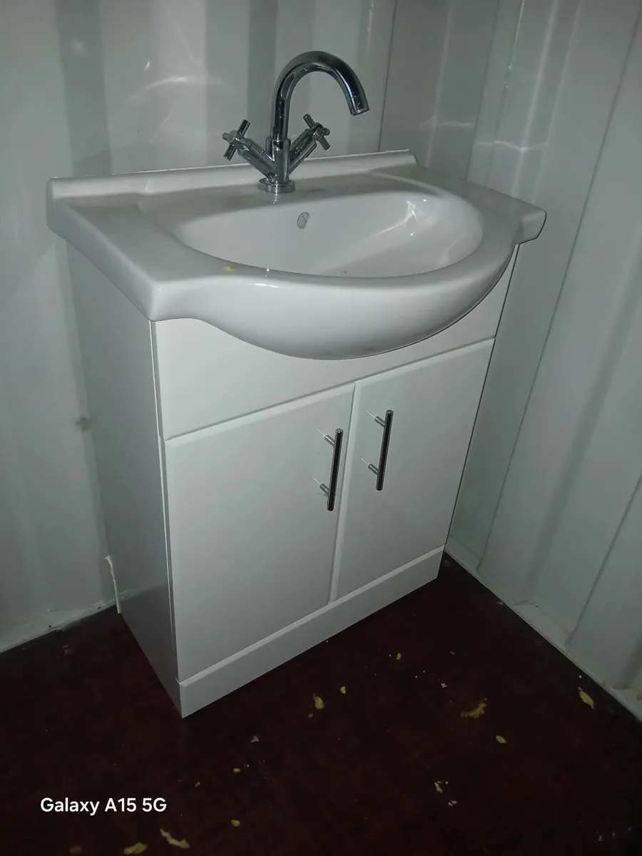 Vanity basin - Image 1