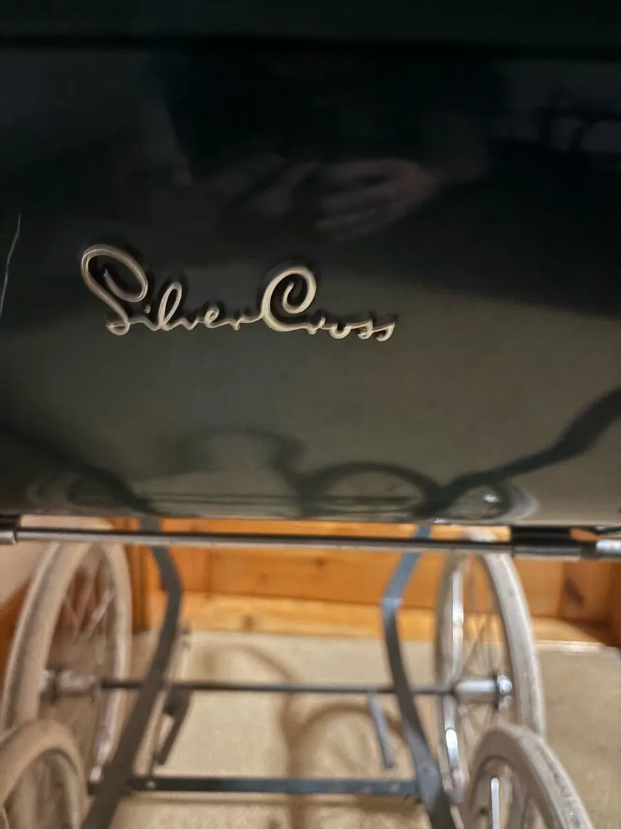 Silver cross dolls pram - Image 3