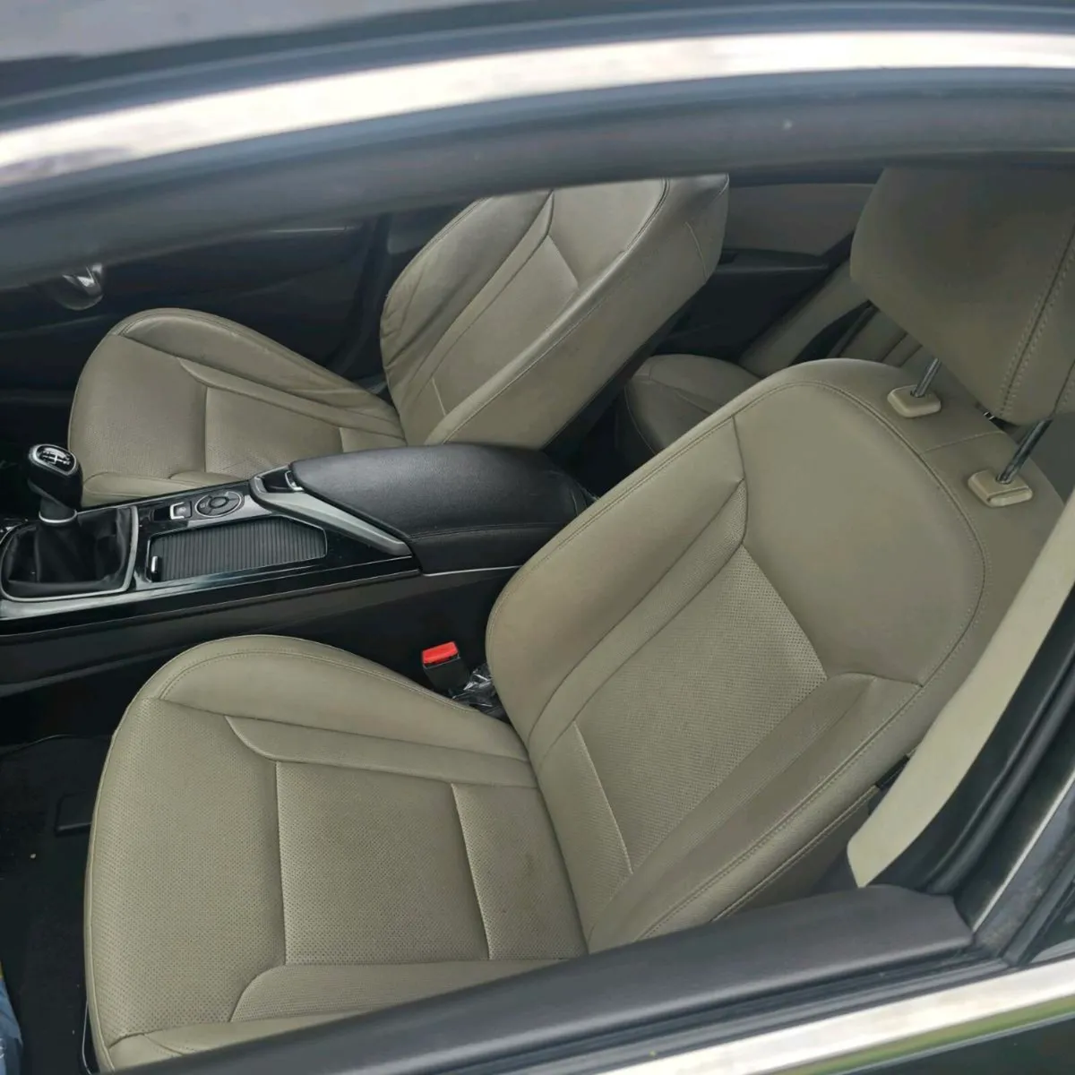 HYUNDAI i40 - Image 3