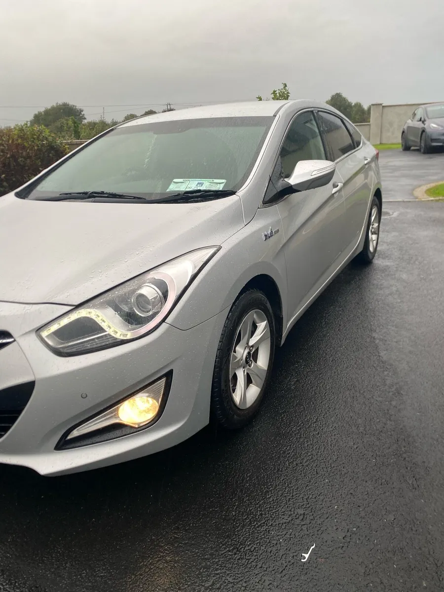 Hyundai i40 Blue  *High Spec * - Image 3