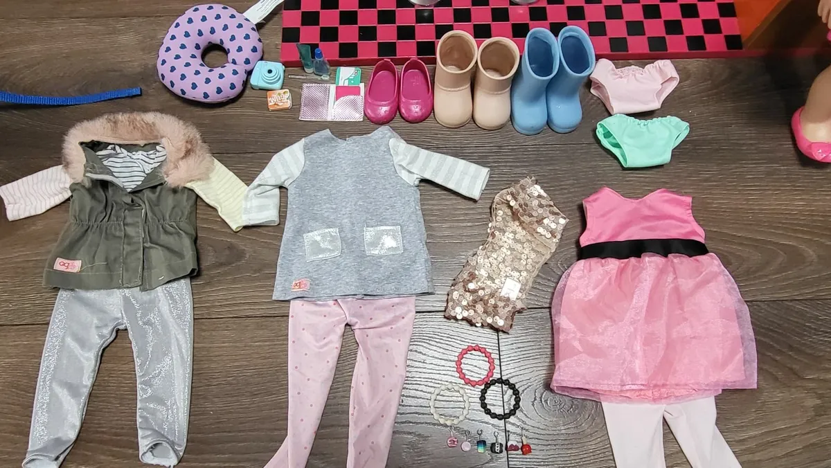 Our generation scooter, dolls x 2, pets, clothes - Image 4