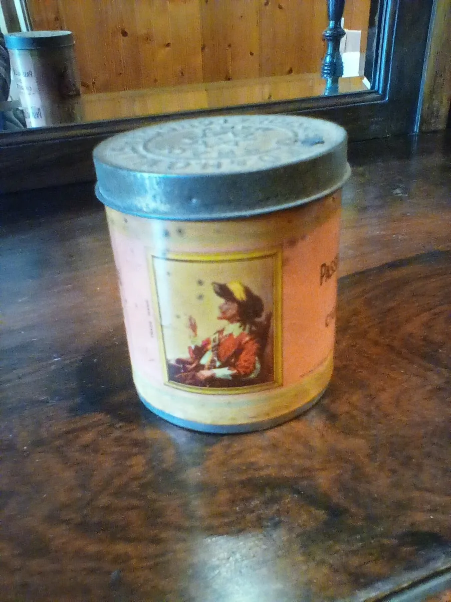 Vintage passing clouds tin - Image 1