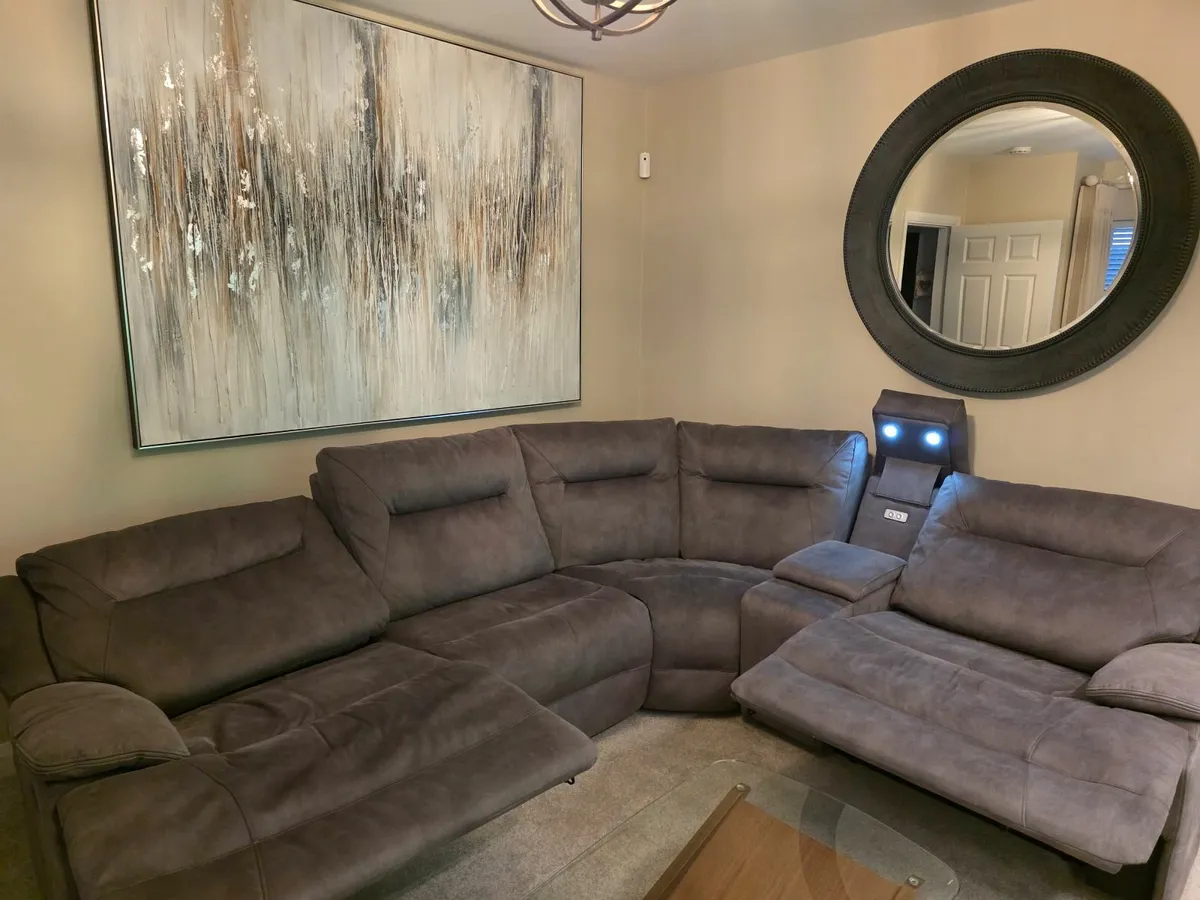 Corner couch - Image 2