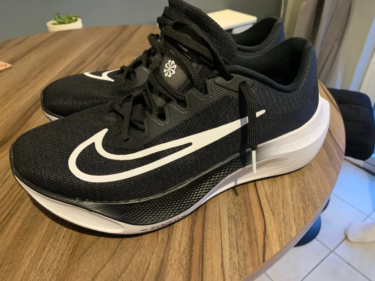 Runners - Image 1