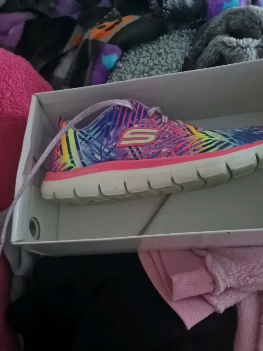 Sketchers runners
