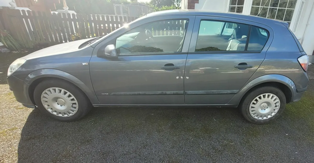 Opel Astra 2006 - Image 2