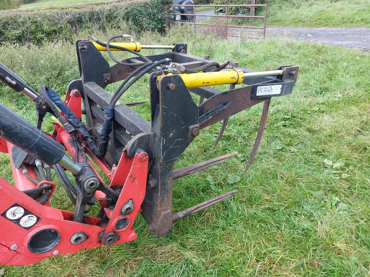 Rossmore silage grab - Image 1