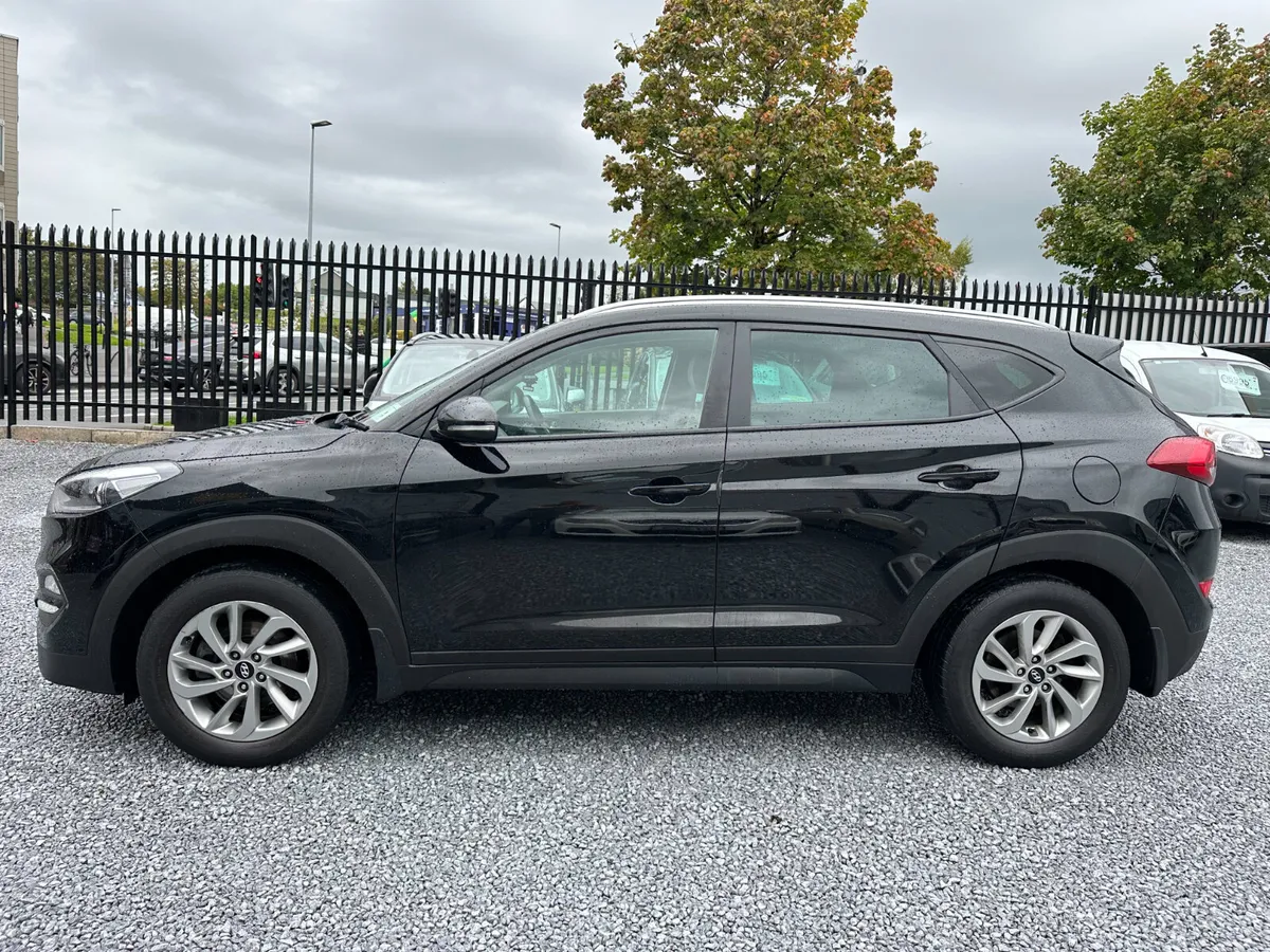 2017 (171) Hyundai Tucson Executive 2.0 CRDI 4WD - Image 4