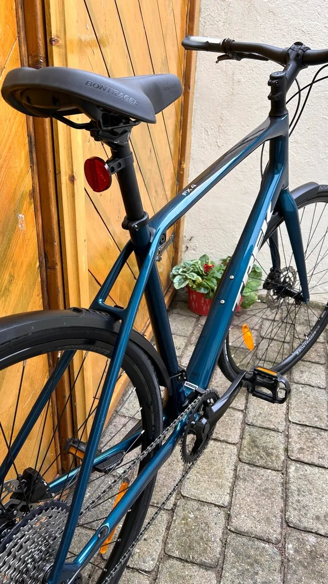 Carbon Trek FX4 Sport - Image 4