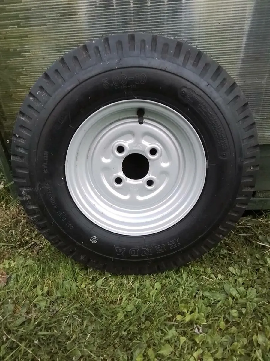 Trailer wheel, Trailer Light Board, Scissor Jack - Image 1