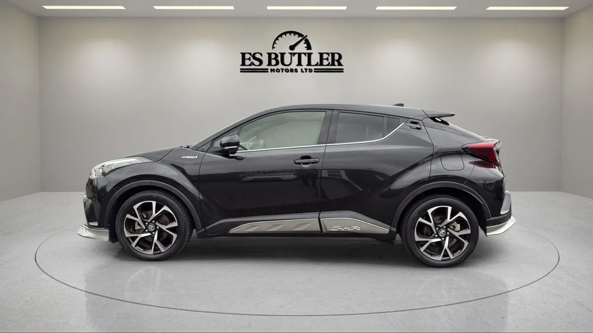 2018 Toyota C-HR AUTO HYBRID LUNA SPORT MODEL - Image 2