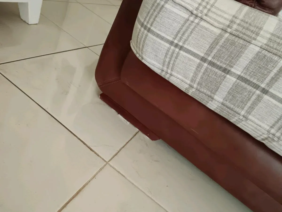 Beautiful sofa - Image 2