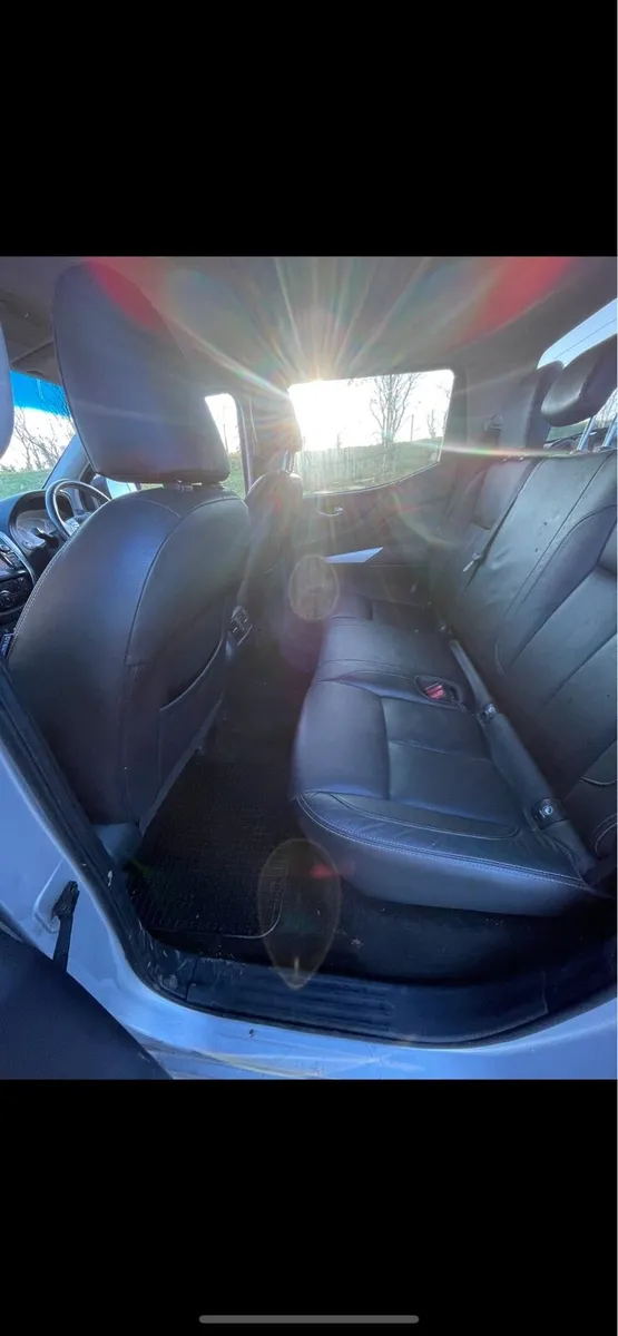 Nissan Navara - Image 4