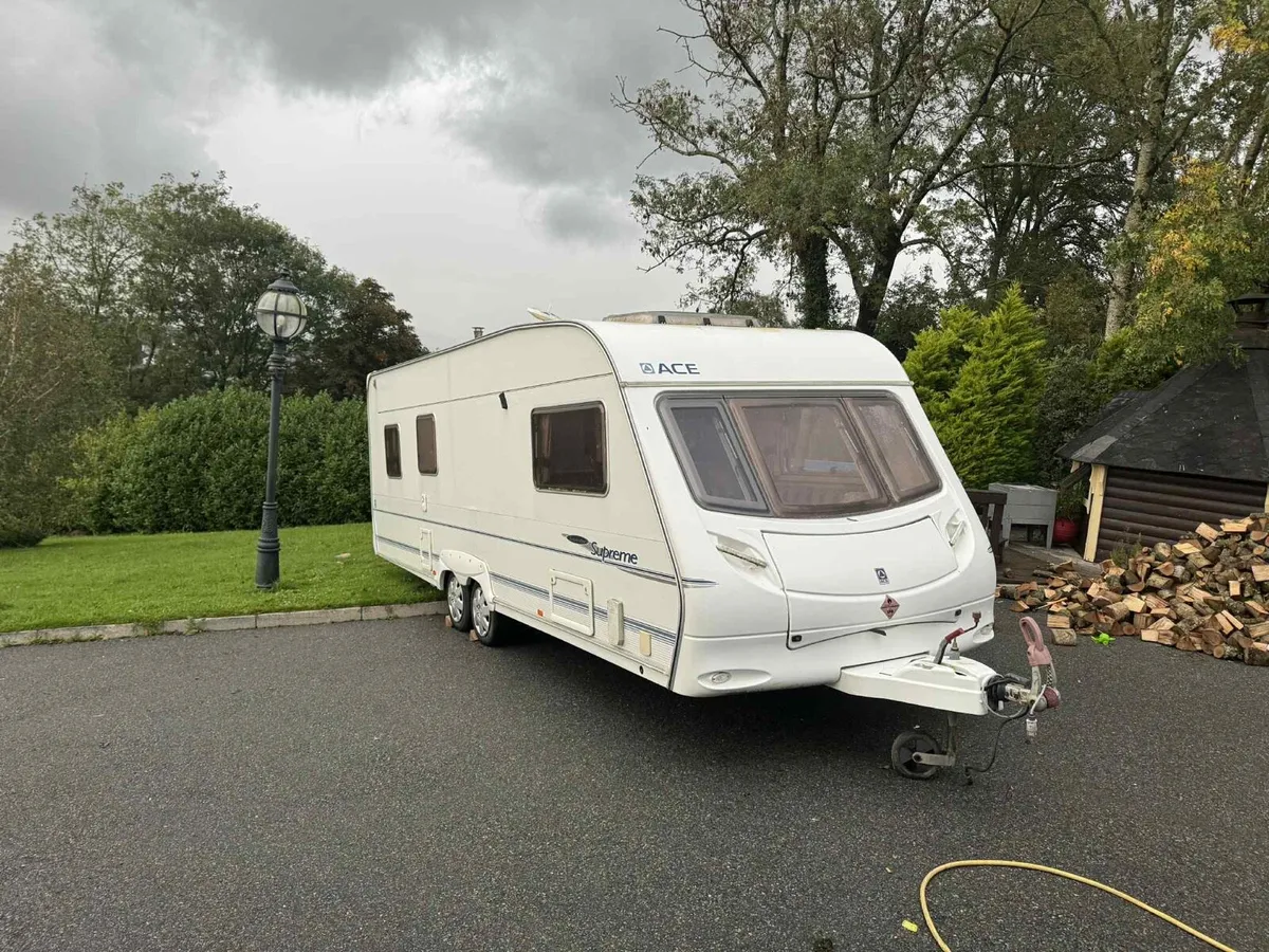 5 birth caravan - Image 1