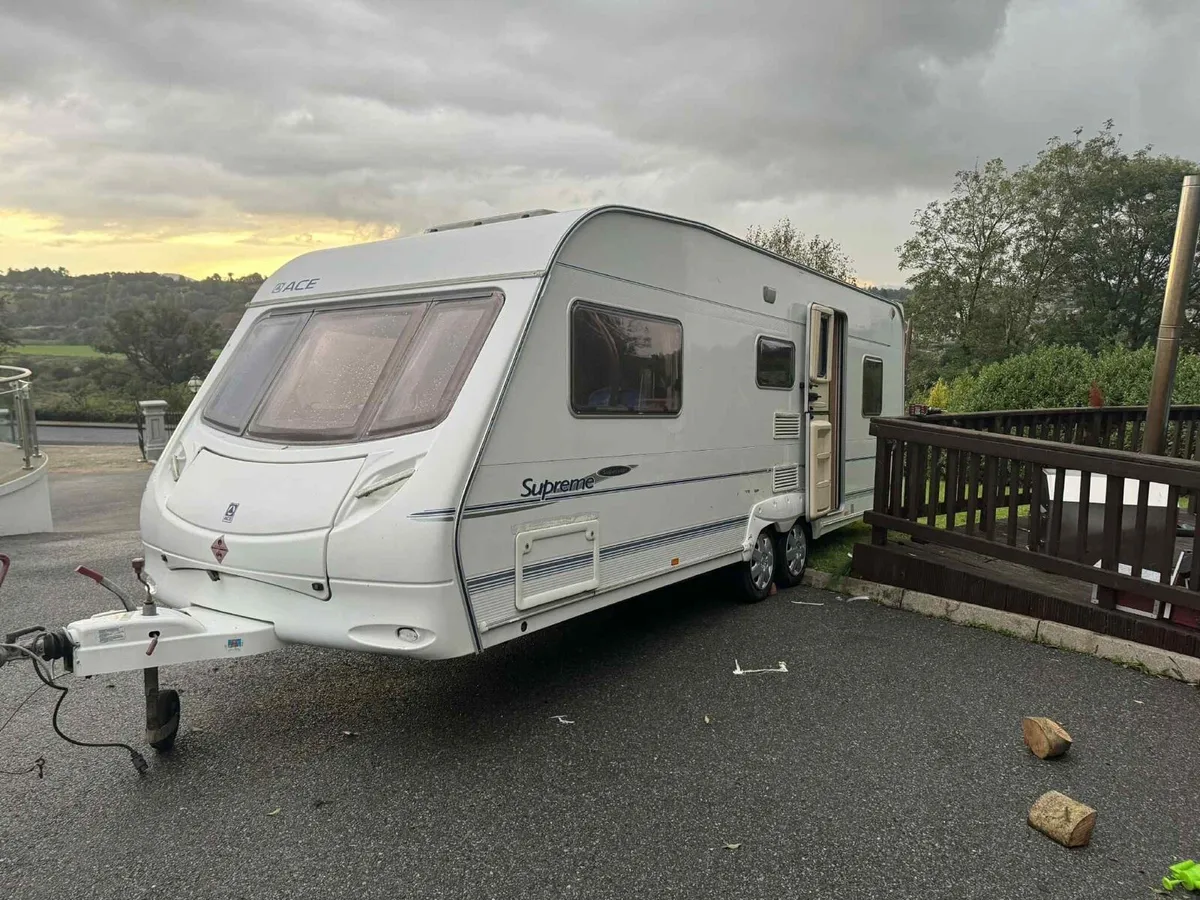 5 birth caravan - Image 2