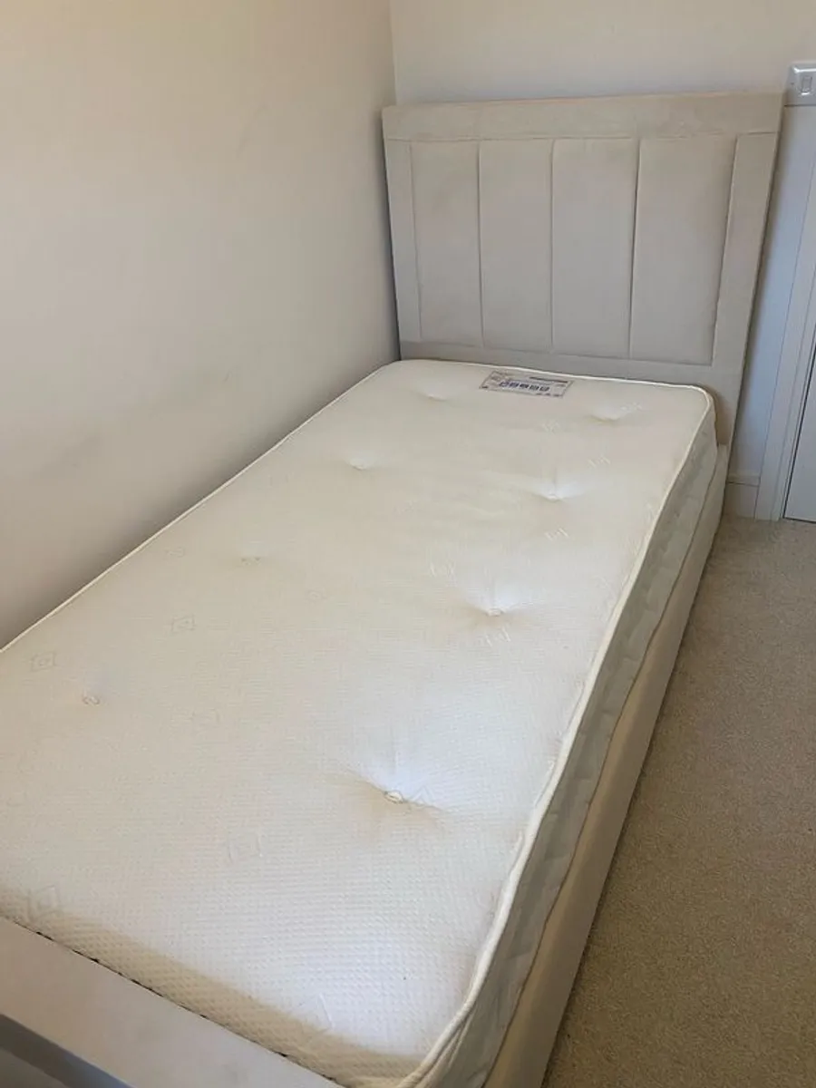 Single bed with matress - Image 2