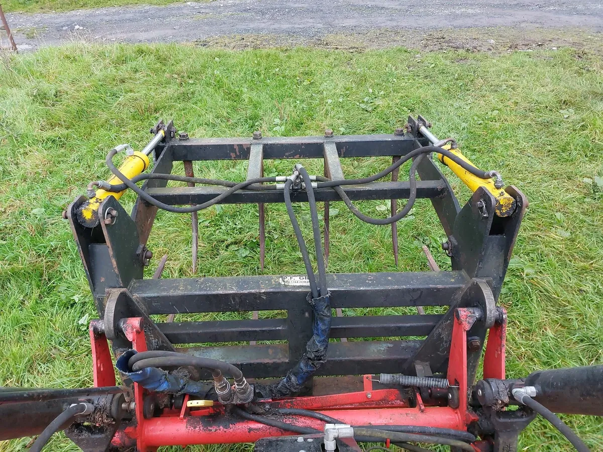 Rossmore silage grab - Image 4