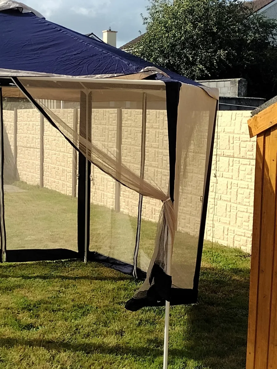 Hexagonal gazebo - Image 3