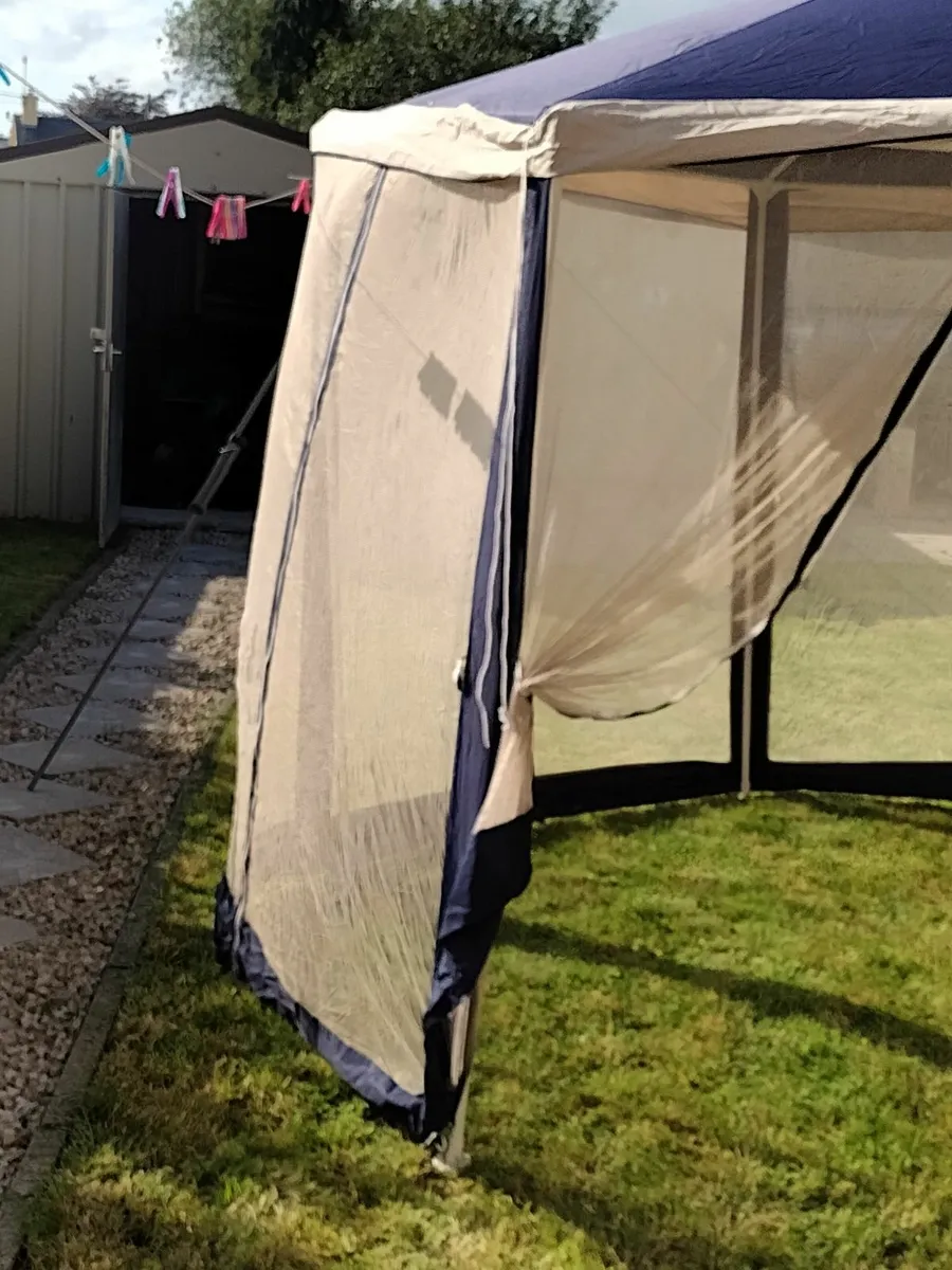 Hexagonal gazebo - Image 4
