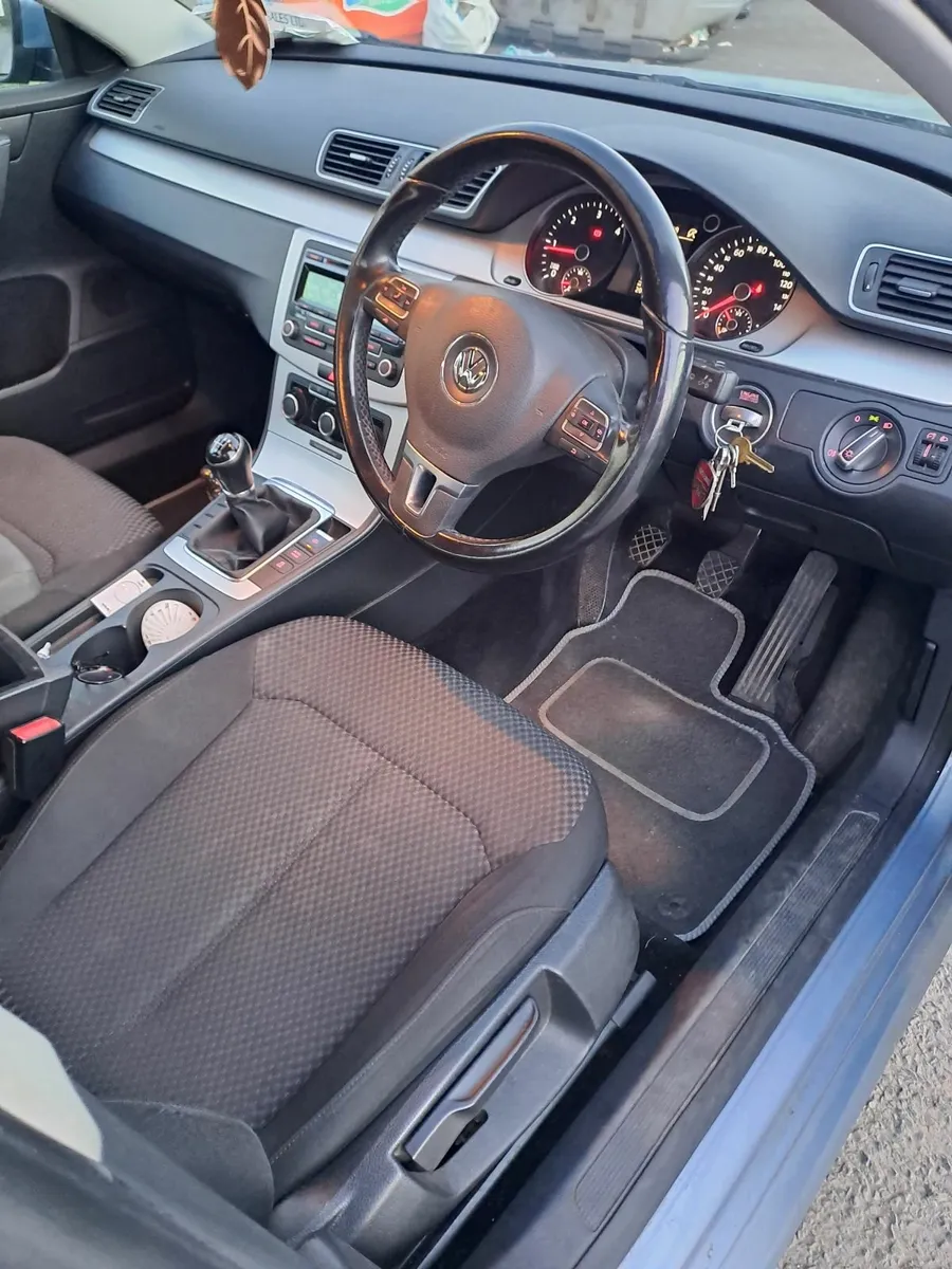 Volkswagen Passat 2013 - Image 3