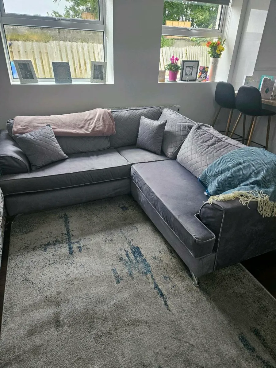 L shaped couch - Image 2