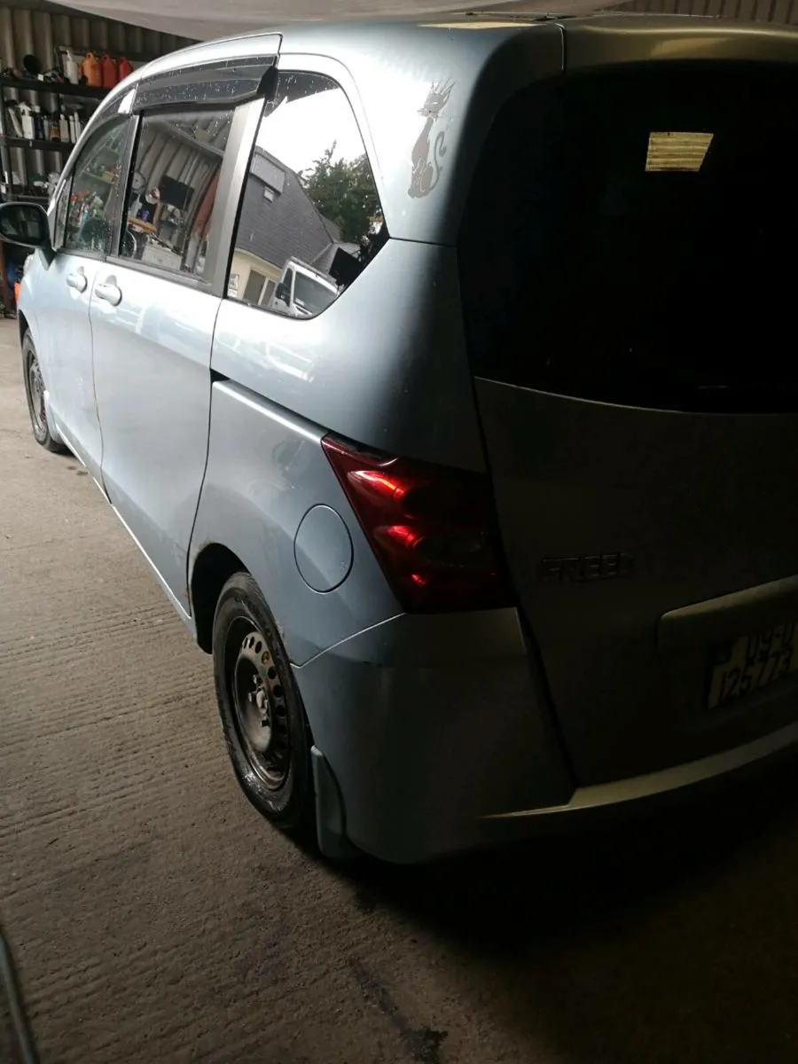 Honda Freed 1.5 Automatic - Image 2