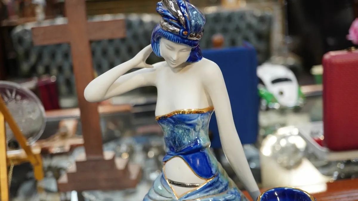 Decorative Art Deco-Style Ceramic Sculpture - Image 2