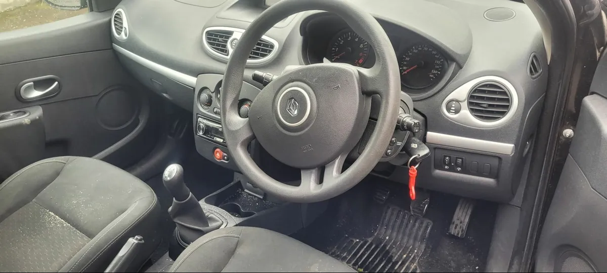Renault Clio 2010 NCT and tax - Image 4