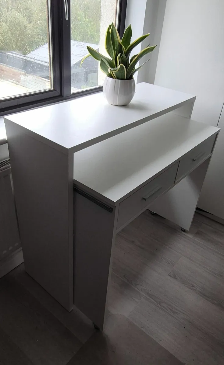 Retractable desk - Image 2
