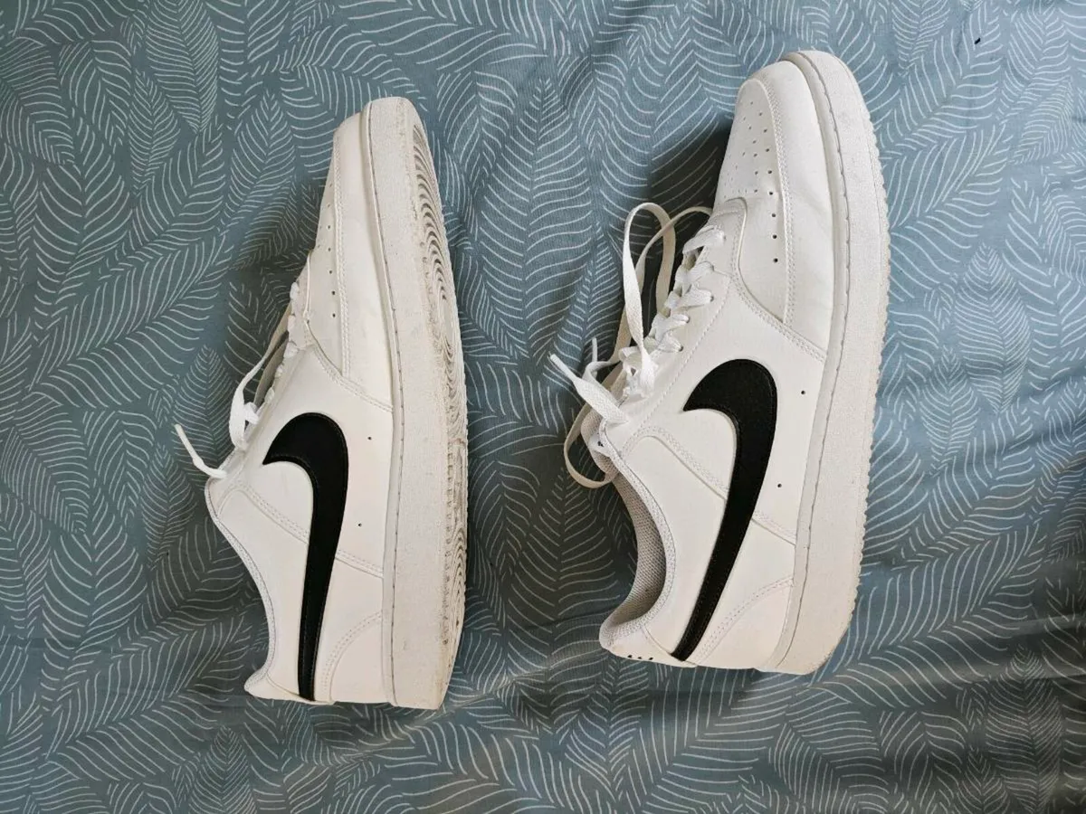White Nike Flat shoes - Image 1